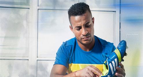 صورة.. مونديال البرازيل يسبب صدمة لمحترف الأهلي الجديد